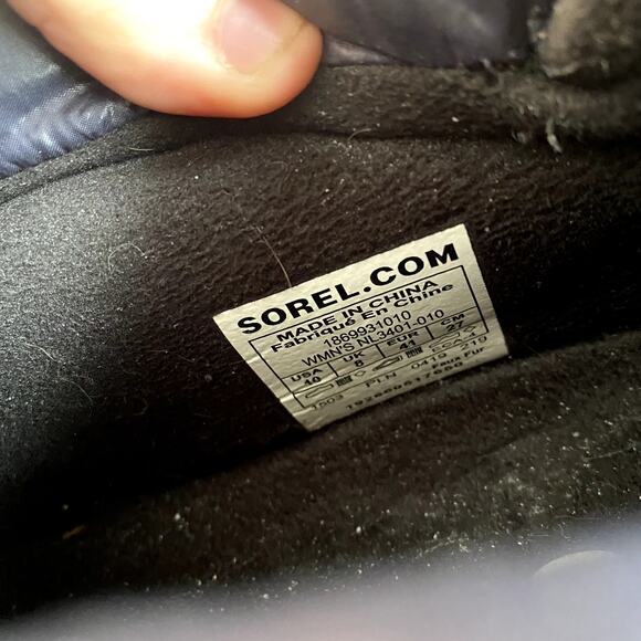 Sorel 10 black out n about puff sneakers - Picture 11 of 11